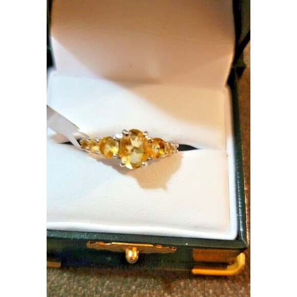 Cushion cut center Citrine gemstone w 6 faceted Sterling Silver, 9.5 - Picture 9 of 12